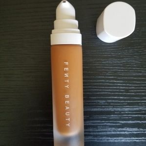 Fenty Beauty Pro Filt'r Foundation shade 400